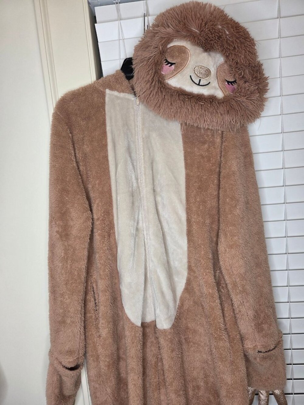 Womens Sloth Costume L Plush Hooded One piece Halloween animal Party